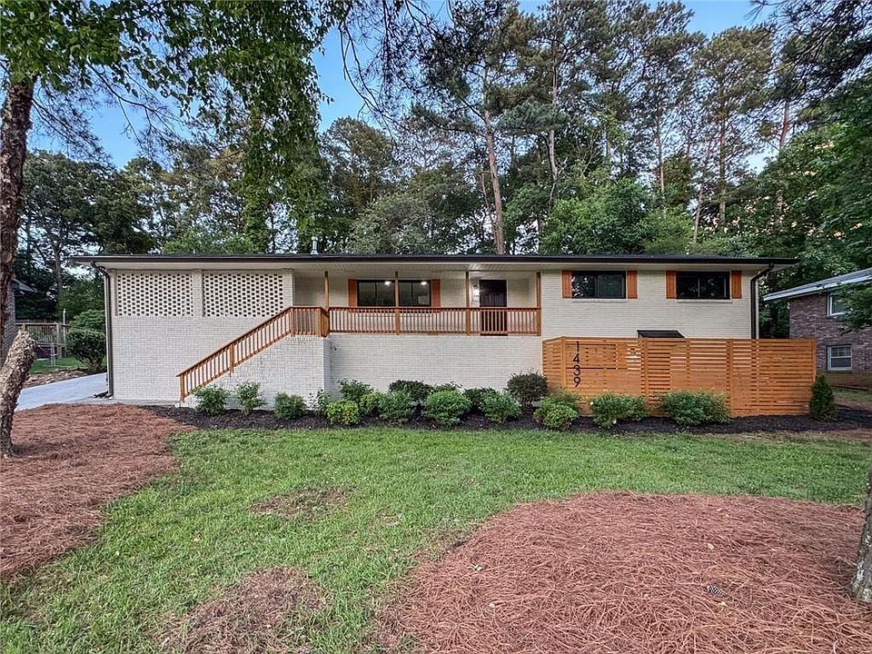 1st image of 1439 Forest Ln SE