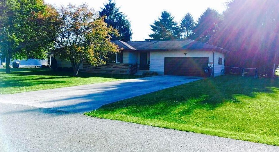 1st image of 19 Parkway Dr