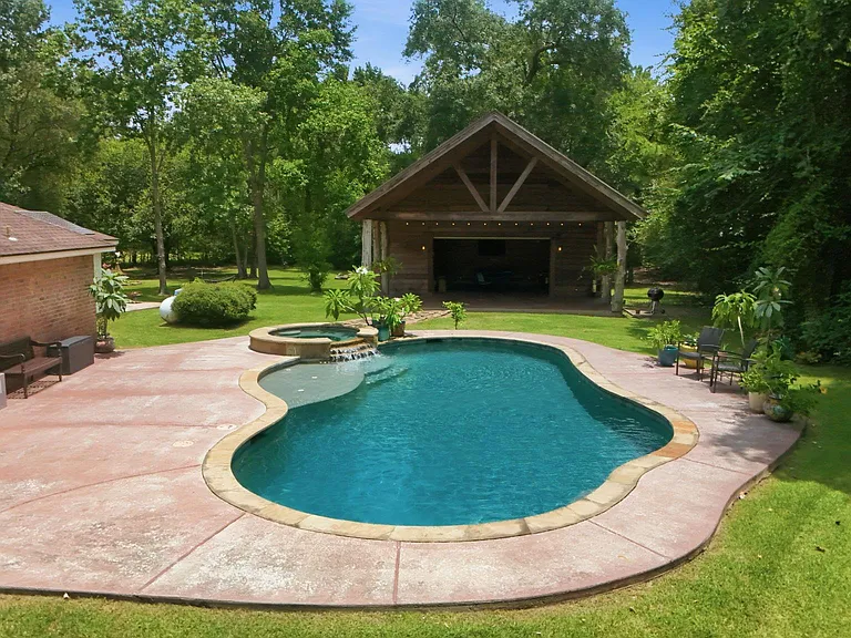 223 Pin Oak Ln — Photo 35