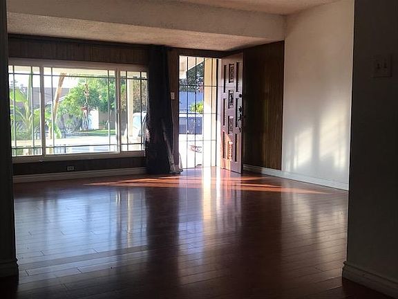 4th image of 3309 Vineland Ave