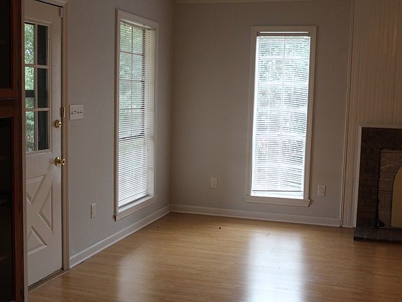 5th image of 1503 Theresa Ave