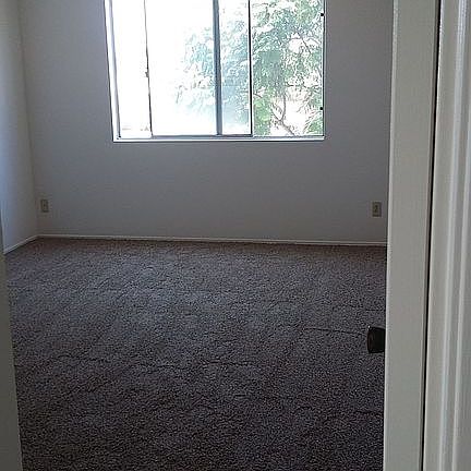 3rd image of 1645 Emerald St APT 2H