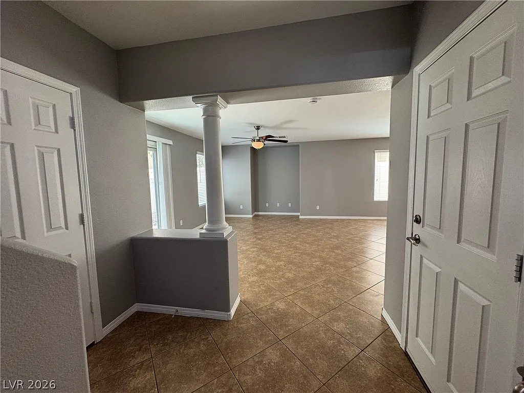 3 bed, 4.0 bath, 1526 sqft, $1,800 — Photo 2