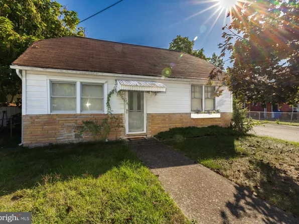 981 Mail Ave, Westville, NJ 08093