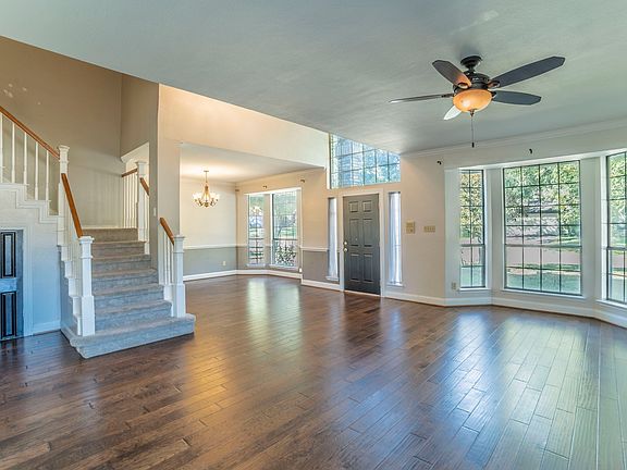 3rd image of 1240 Trinity Dr