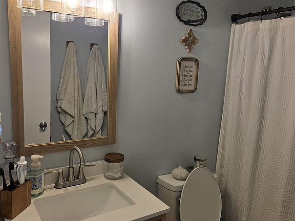 5th image of 4642 Greenwood Dr