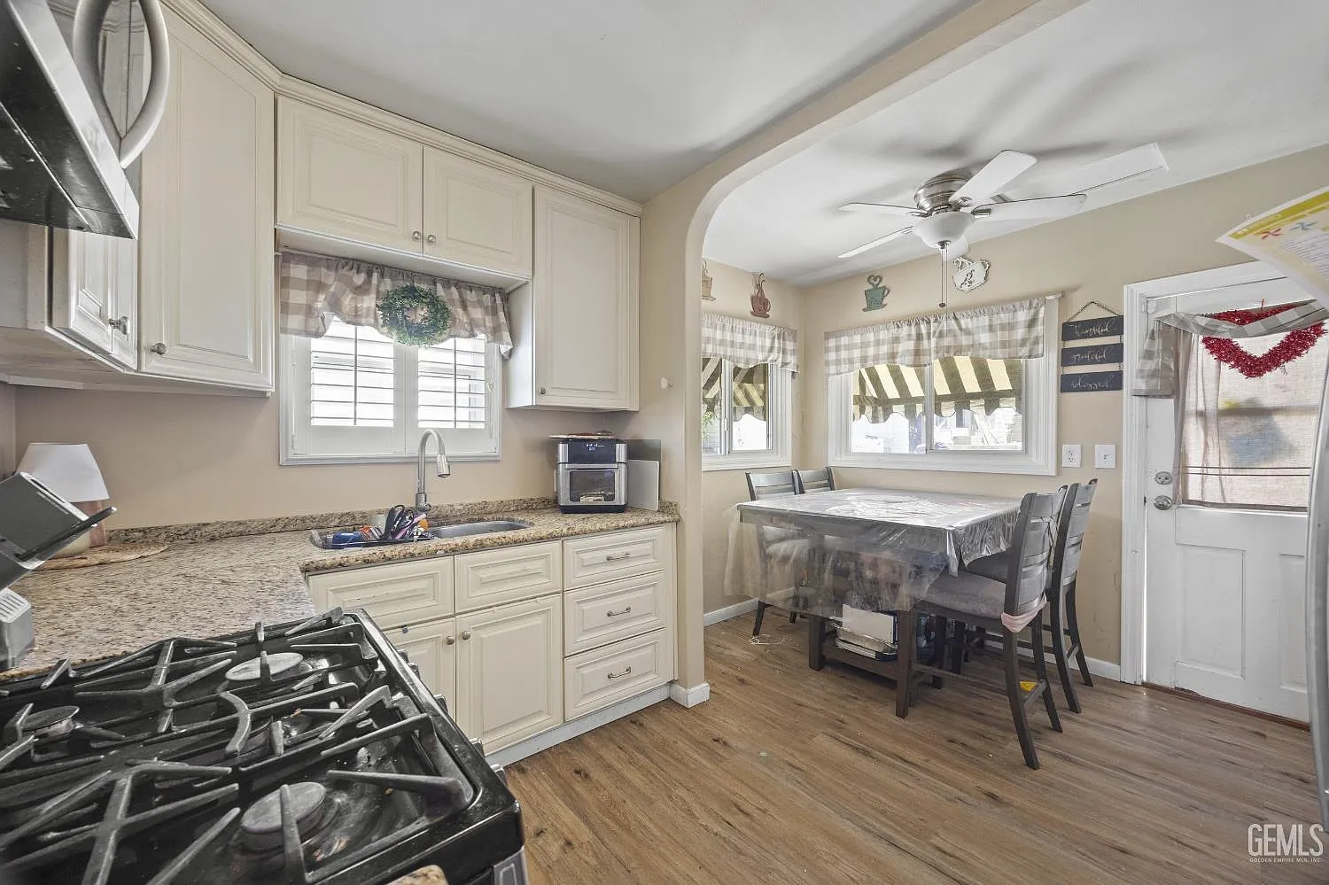 2 bed, 864 sqft, $1,500 — Photo 4
