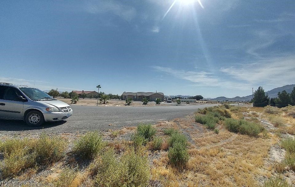 2nd image of 300 W Annie Ave