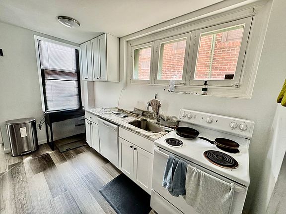 3rd image of 23 Bedford Sq APT 2