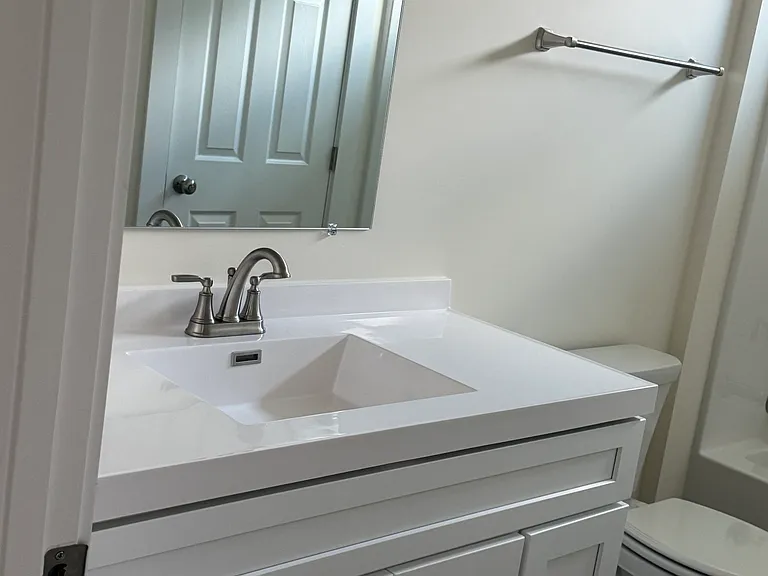 207 S 52nd St #B — Photo 3