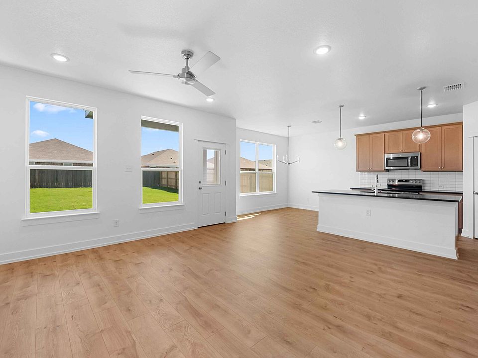 2nd image of 1109 Peppermint Dr
