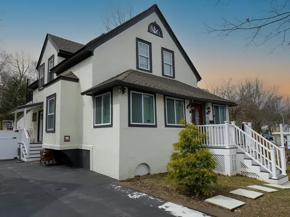 21 Englewood Ave, Worcester, MA 01603