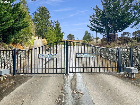 2nd image of 6894 Pacific Terrace Loop