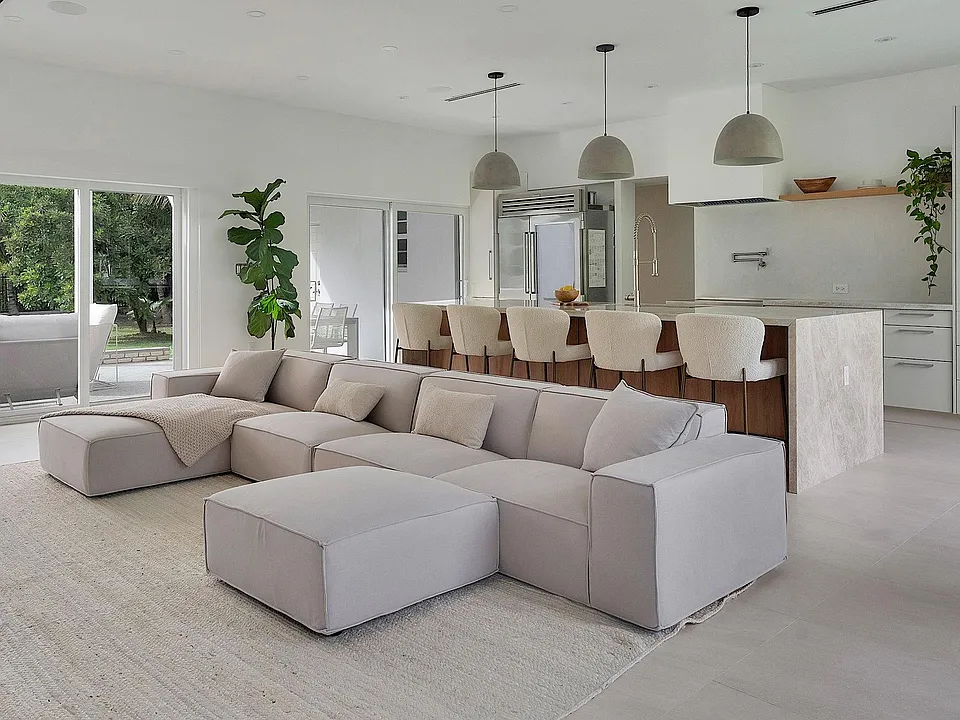 800 NW 9th Ave
