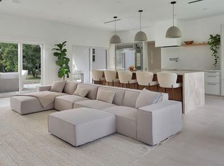 800 NW 9th Ave, Miami, FL 33136