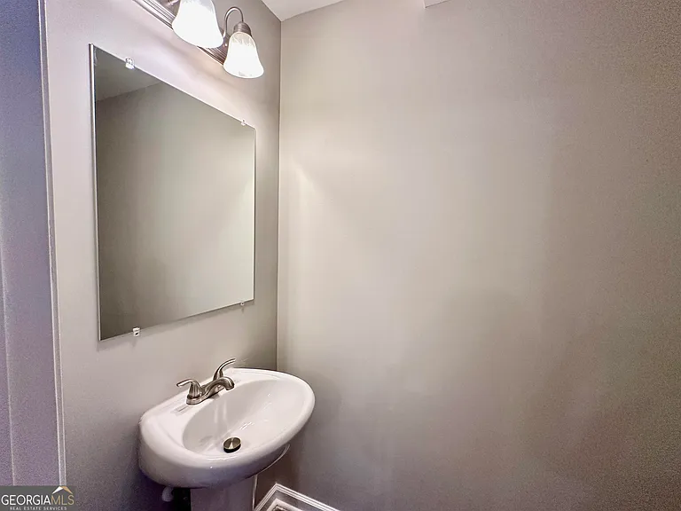 706 Keeshono St — Photo 6