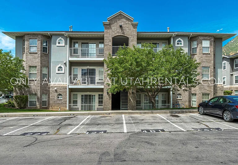 392 N Seven Peaks Blvd #323 — Photo 1