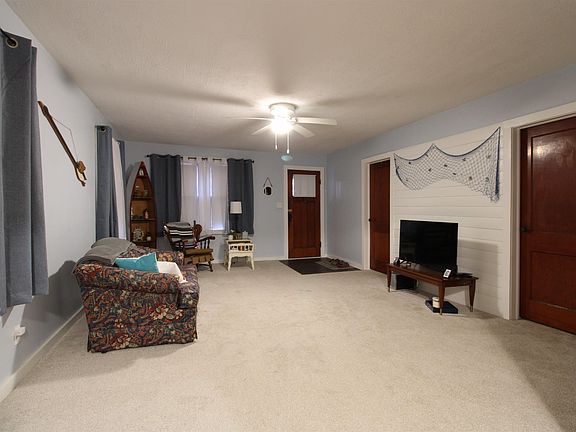 2nd image of 6644 S Lombardy Ln