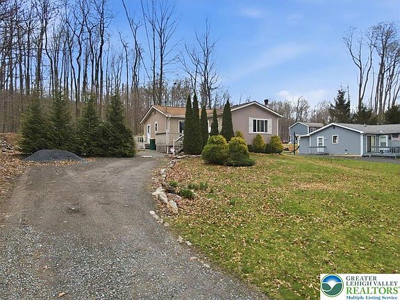 3rd image of 170 Acorn Ln