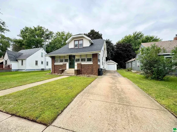 710 Vestal St, Storm Lake, IA 50588