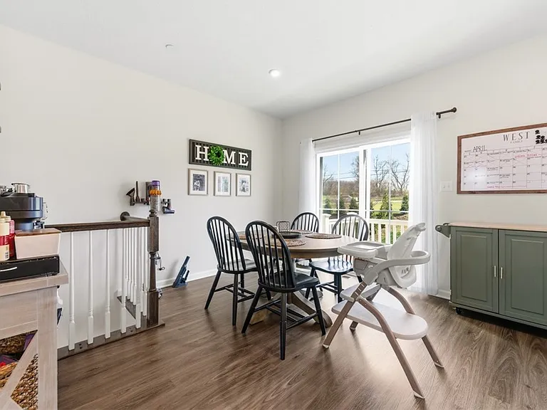 7402 Chestnut Way — Photo 11