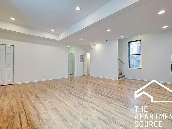 3rd image of 1256 N Greenview Ave #2R