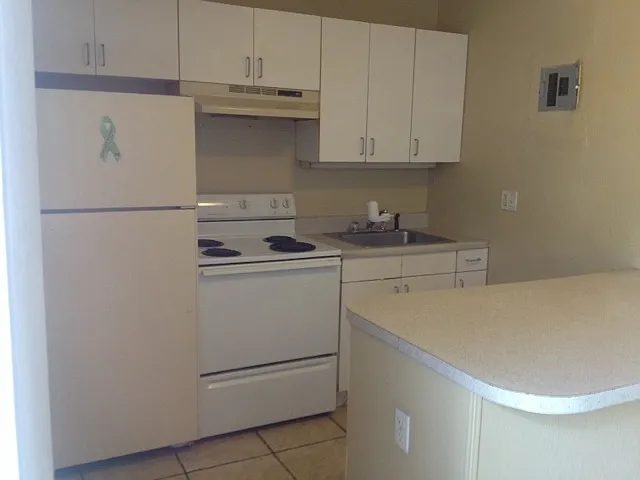 615 SW 12th Ave — Photo 2