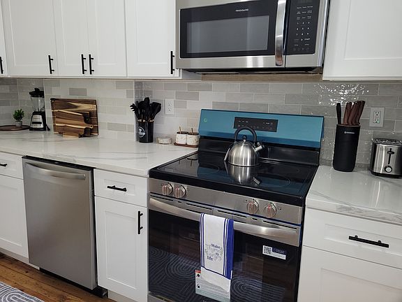 4th image of 2218 Missouri Ave #1F