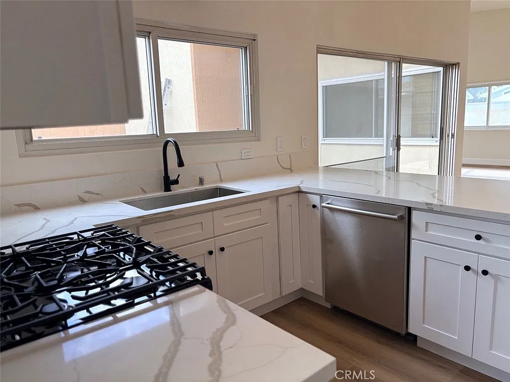 2 bed, 1433 sqft, $4,995 — Photo 4