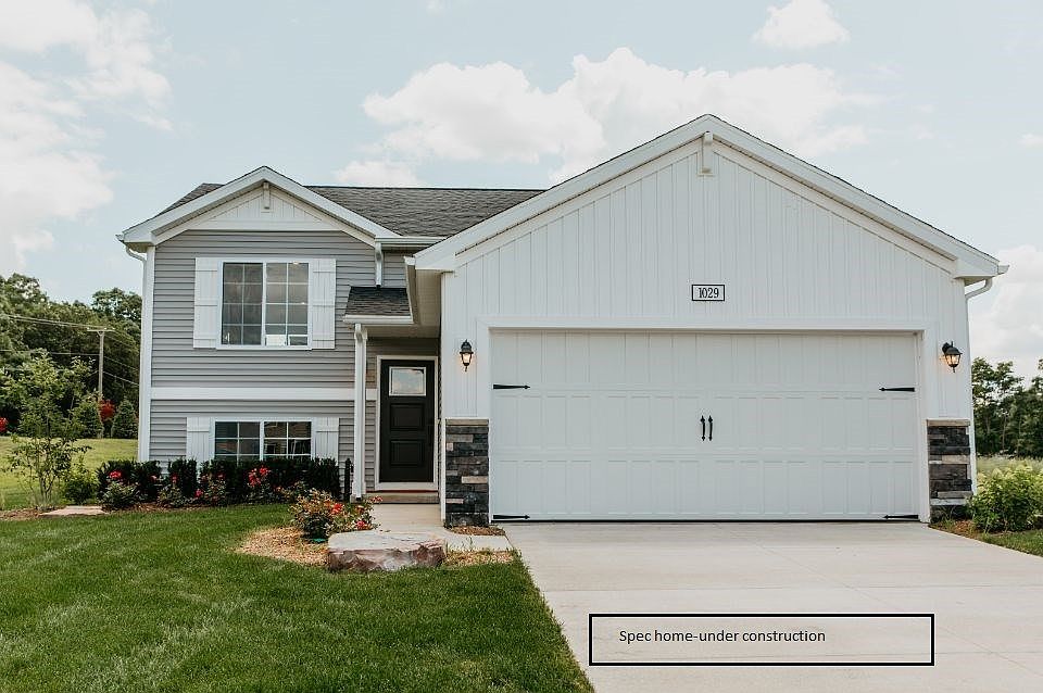 1st image of 149 Saint Clair Cir
