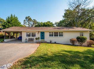 4329 Crestfield Rd, Knoxville, TN 37921