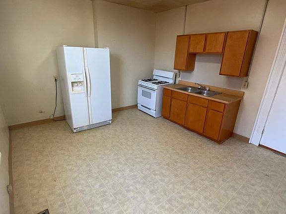 3rd image of 1731 Greenup St #3