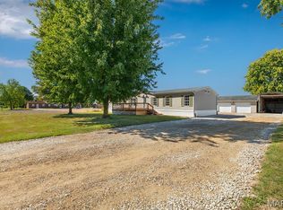 686 Bernice Ave, Shipman, IL 62685