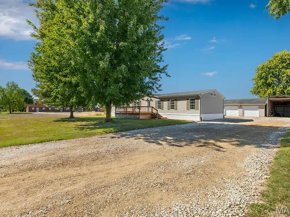 686 Bernice Ave, Shipman, IL 62685
