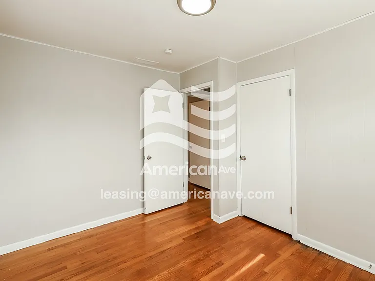 1634000_010_bedroom_14299178.jpg