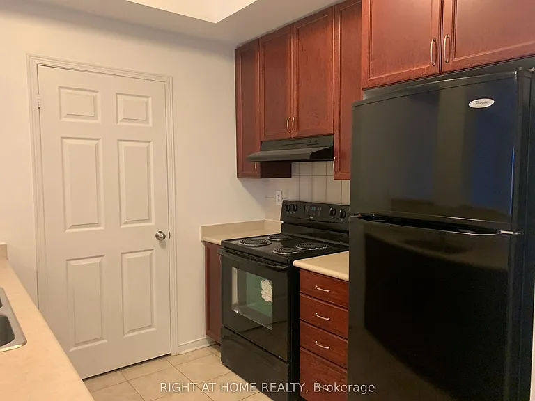 5170 Winston Churchill Blvd #413 — Photo 5