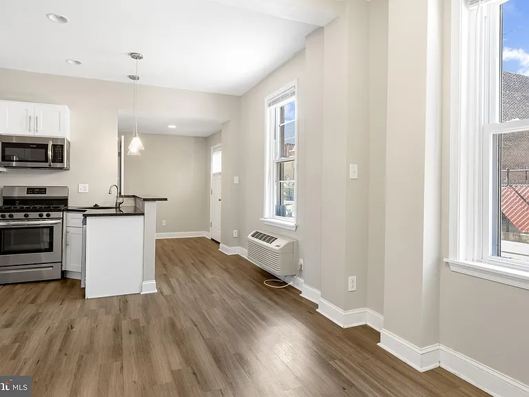 3127 Cedar St #1R — Photo 10