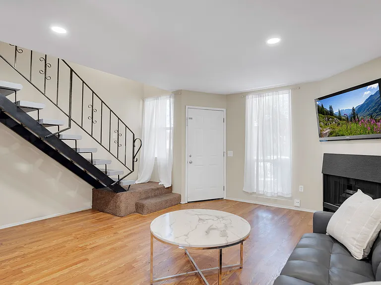 1414 Everton Pl — Photo 3