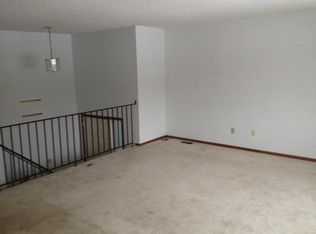 6204 Magda Dr N, Maple Grove, MN 55369