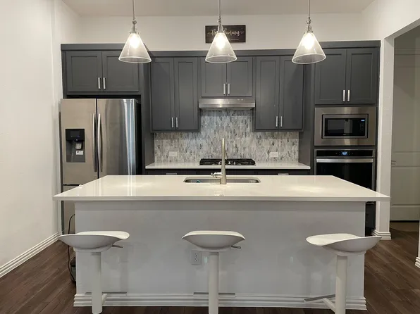 9947 Michael Irvin St, Irving, TX 75063