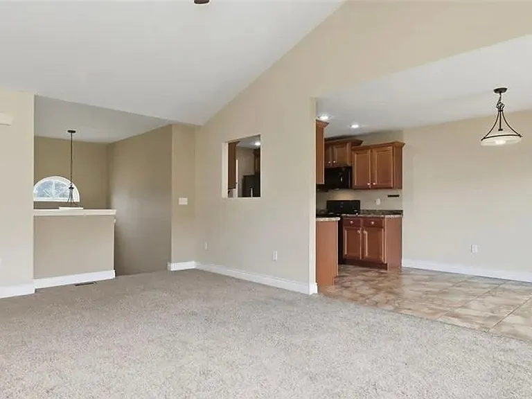 16185 Hershey Rd — Photo 6