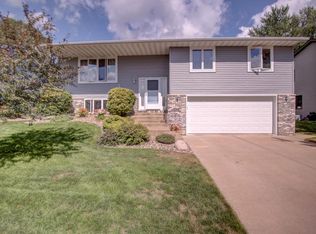 1933 Esther Dr, Onalaska, WI 54650