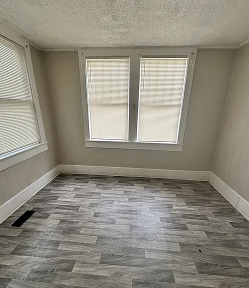 216 W Magnolia St — Photo 17