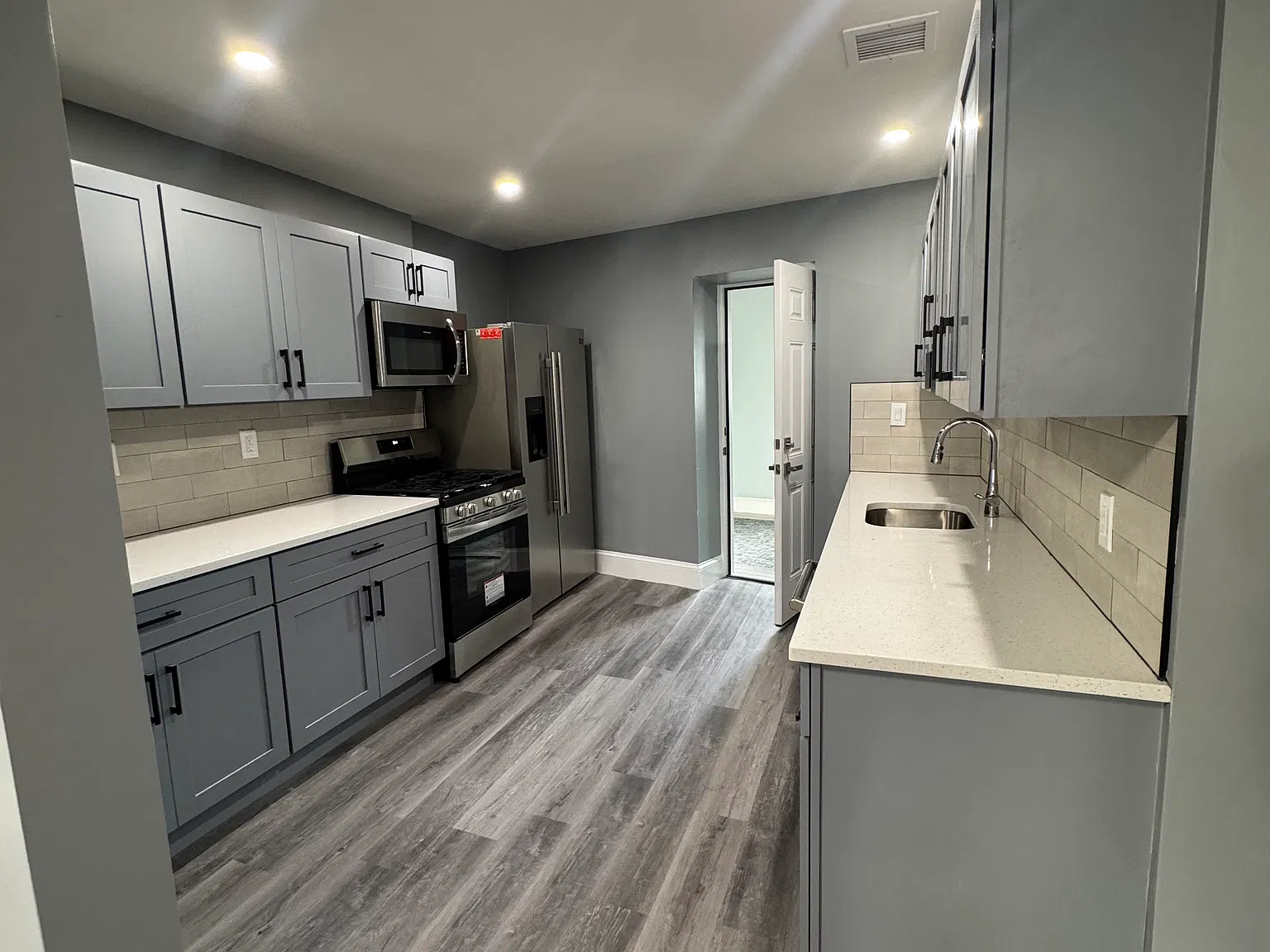 3 bed, $2,500 — Photo 3