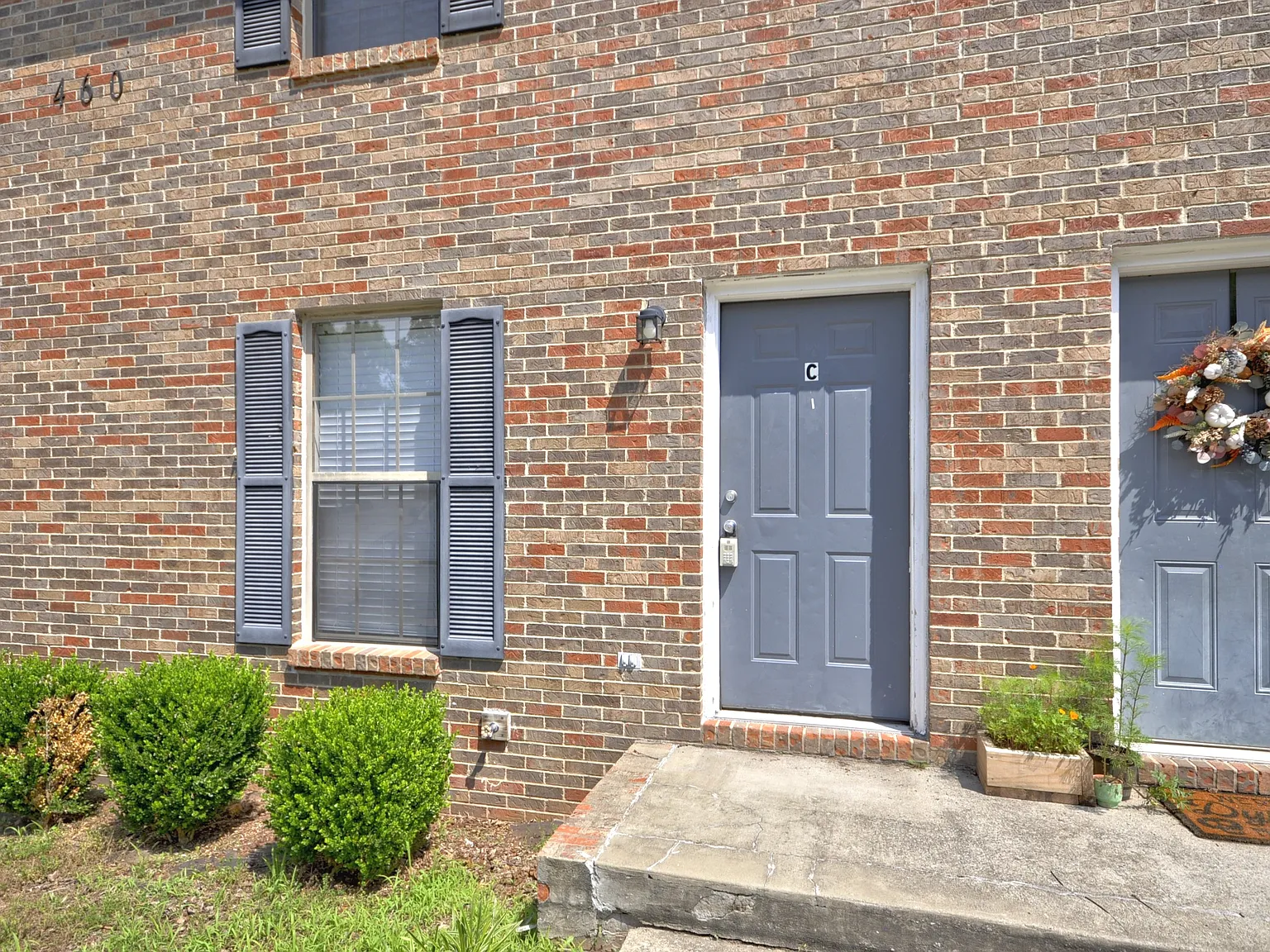 2 bed, 1.5 bath, 1100 sqft, $980 — Photo 2