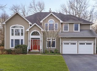 12 Whittingham Rd, Basking Ridge, NJ 07920