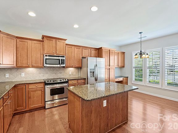 5th image of 23116 Kingfisher Dr