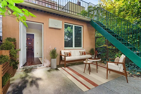 Rented by Compass | media 7