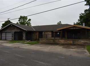 812 Lyndell Ct, Chalmette, LA 70043