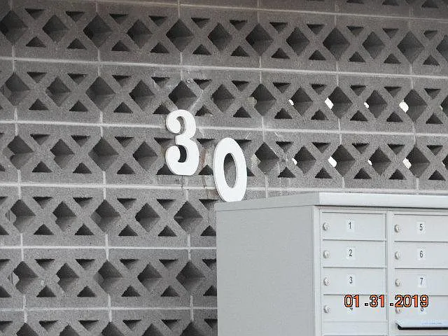 2 bed, 1000 sqft, $1,050 — Photo 2